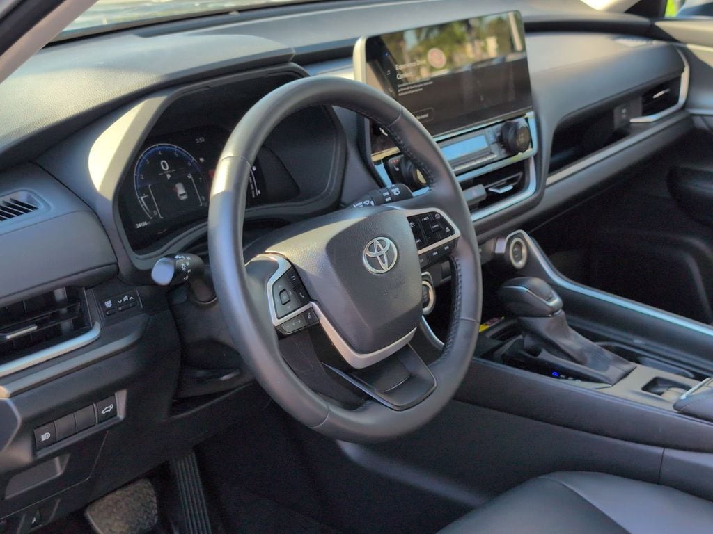 Thumbnail: 2025 Toyota Grand Highlander - 15