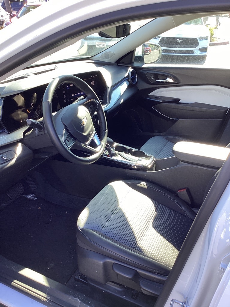 Thumbnail: 2025 Chevrolet Trax - 10