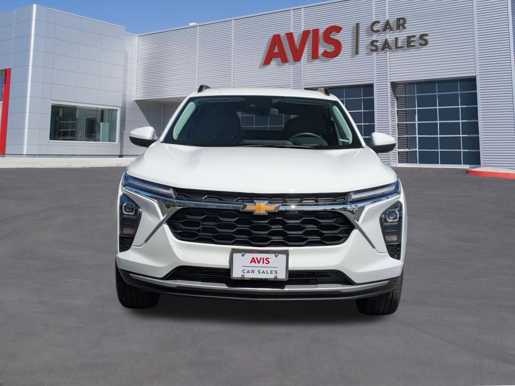 Thumbnail: 2025 Chevrolet Trax - 2