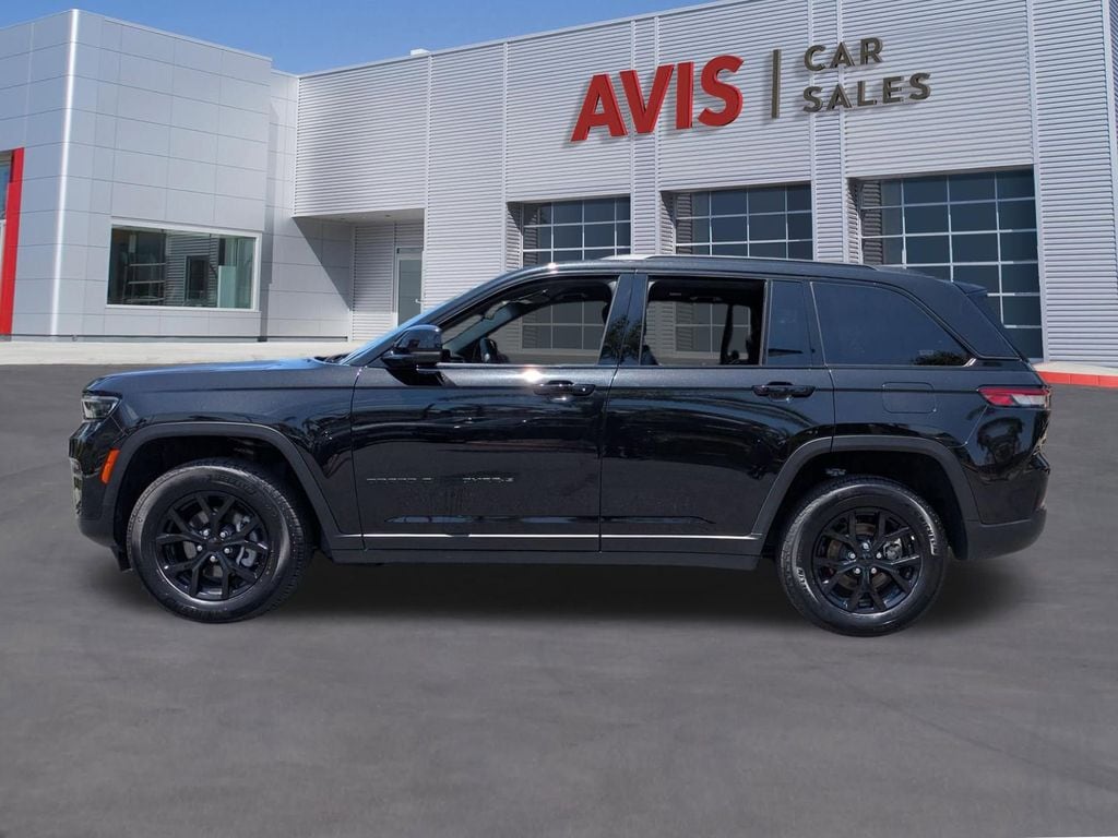 Thumbnail: 2025 Jeep Grand Cherokee - 10