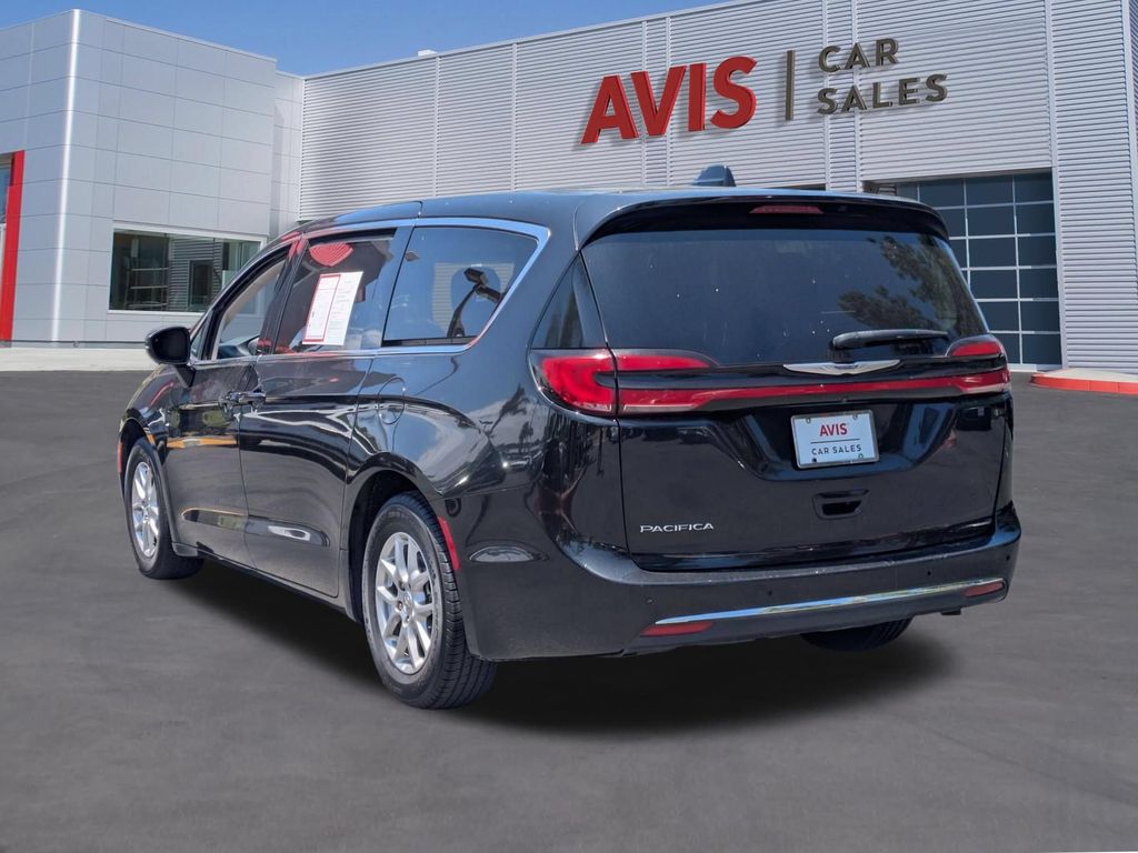 Thumbnail: 2023 Chrysler Pacifica - 9
