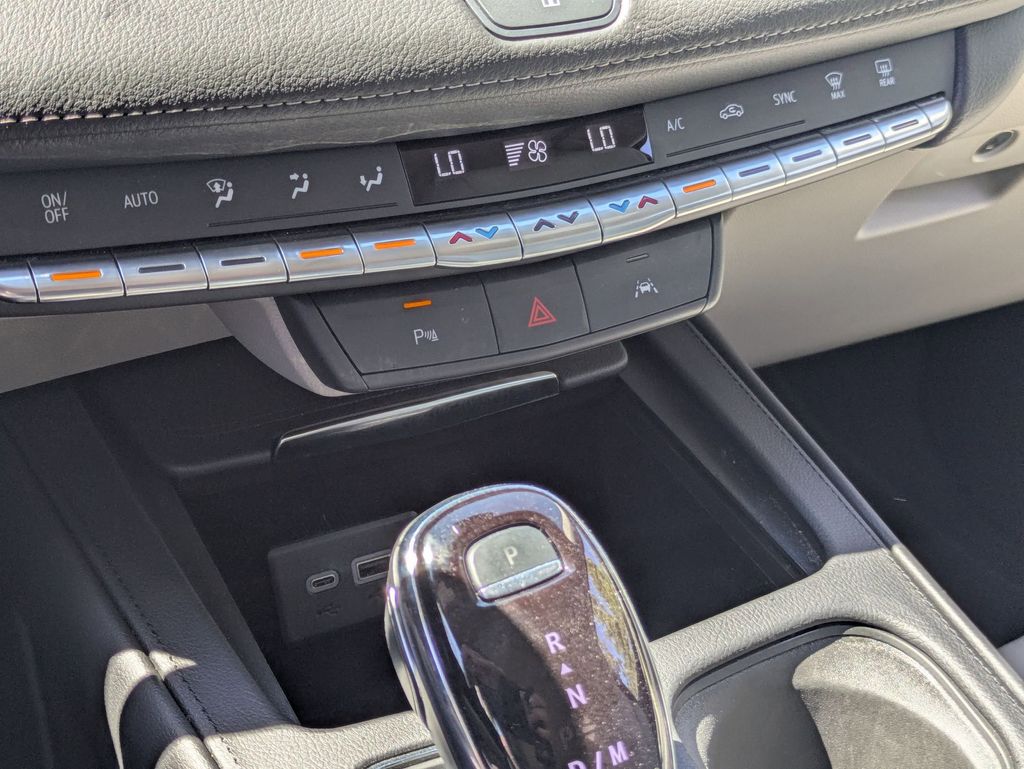 Thumbnail: 2023 Cadillac XT4 - 22
