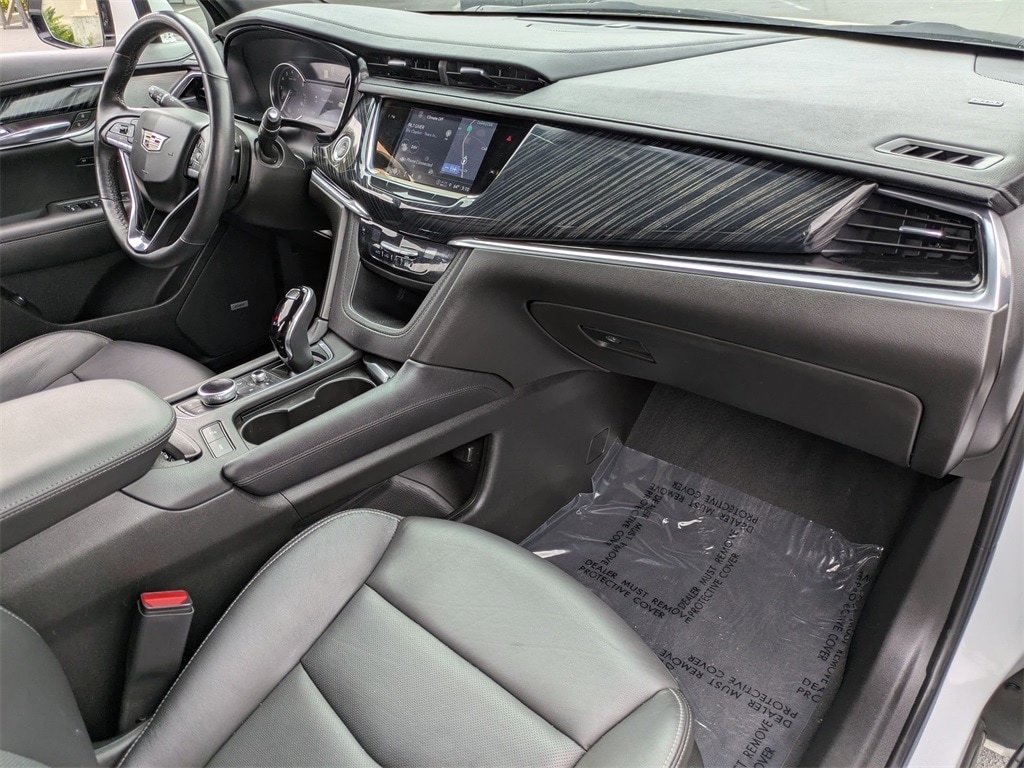 Thumbnail: 2023 Cadillac XT6 - 33