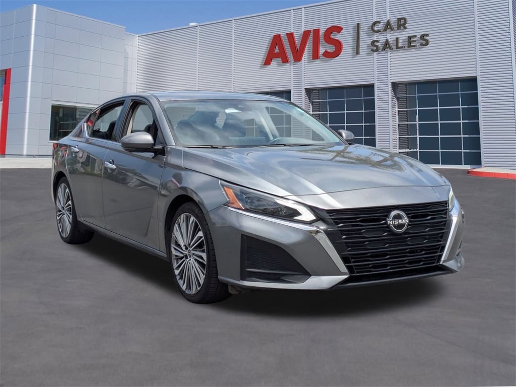 Thumbnail: 2023 Nissan Altima - 3