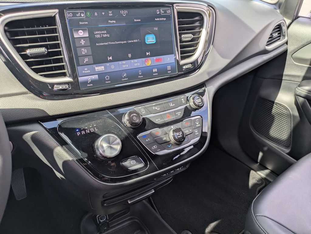 Thumbnail: 2025 Chrysler Pacifica - 19