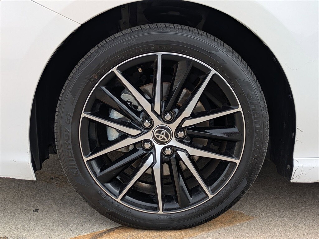 Thumbnail: 2023 Toyota Camry - 28