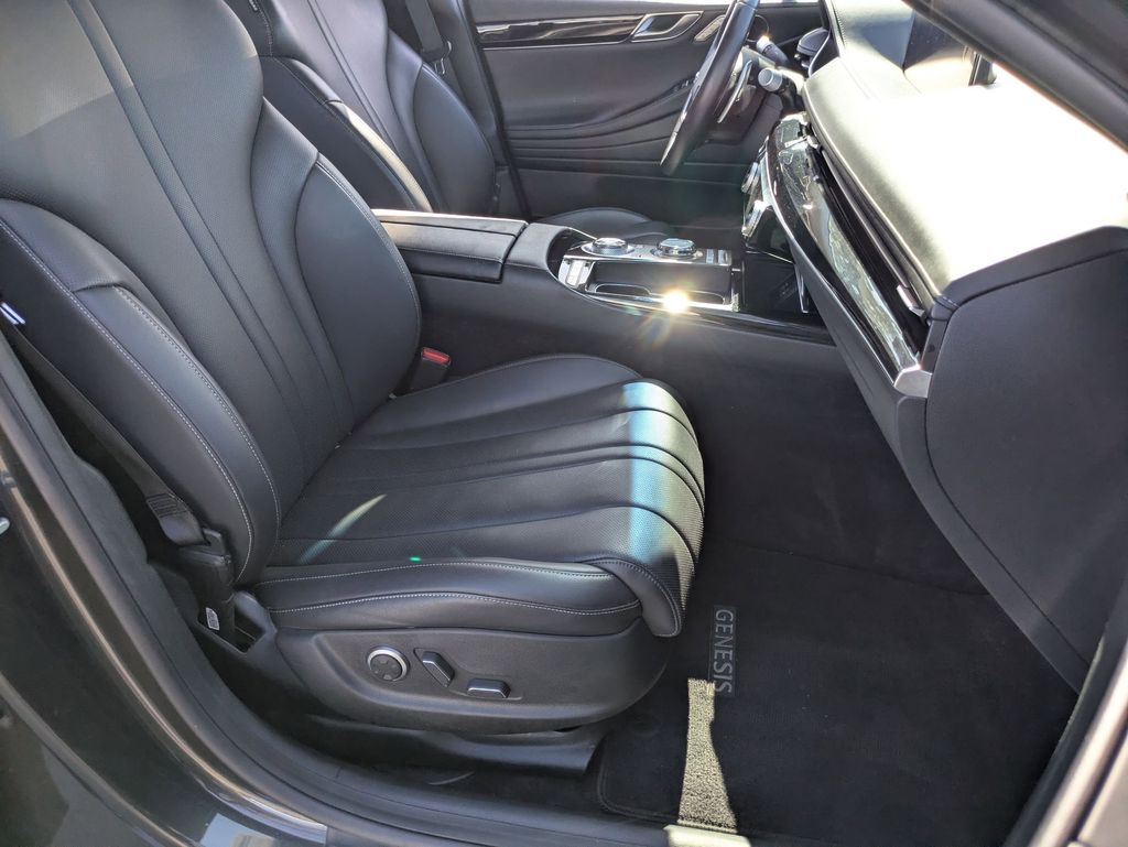 Thumbnail: 2023 Genesis G80 - 29