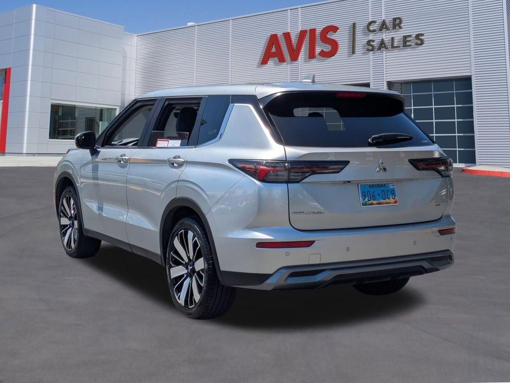 Thumbnail: 2025 Mitsubishi Outlander - 9
