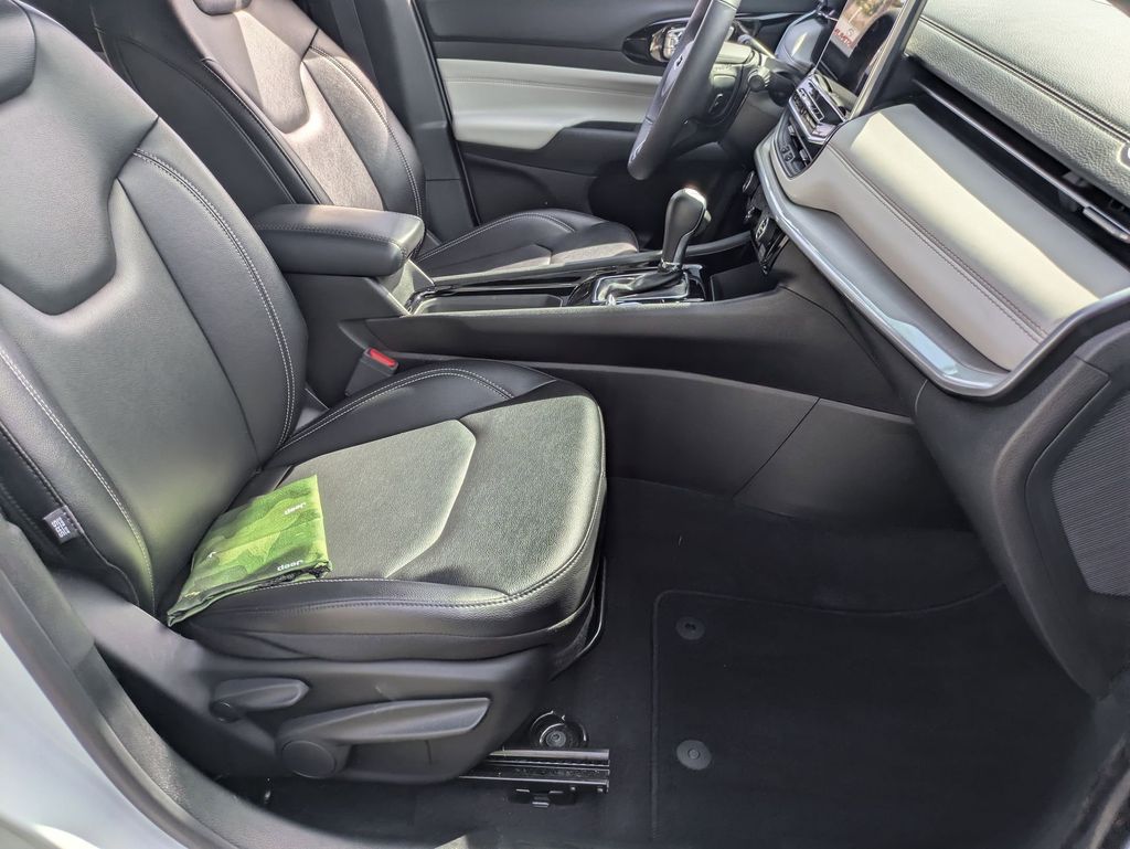 Thumbnail: 2025 Jeep Compass - 28