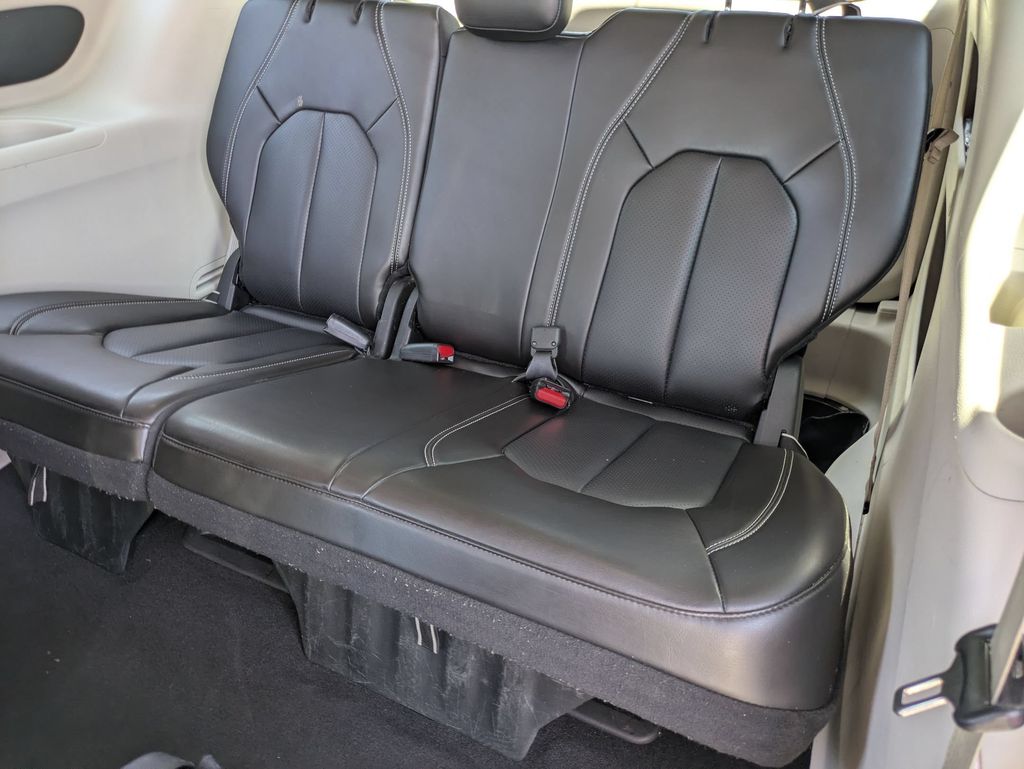 Thumbnail: 2023 Chrysler Pacifica - 28