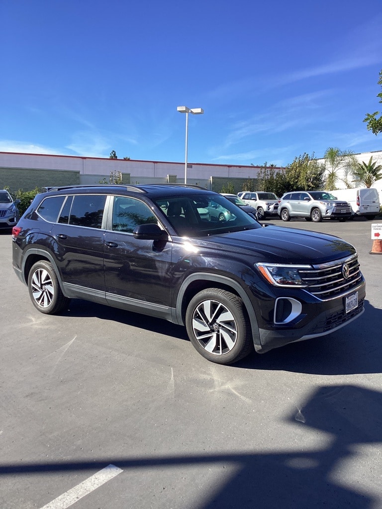 Thumbnail: 2024 Volkswagen Atlas - 3