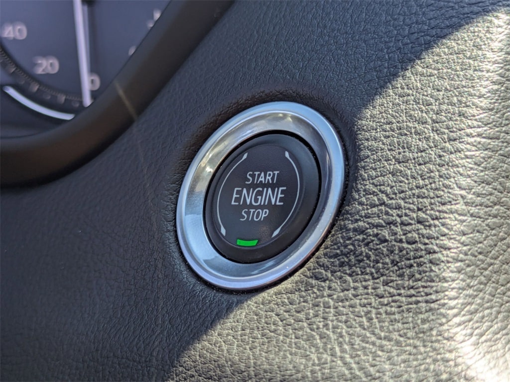 Thumbnail: 2023 Cadillac XT4 - 24