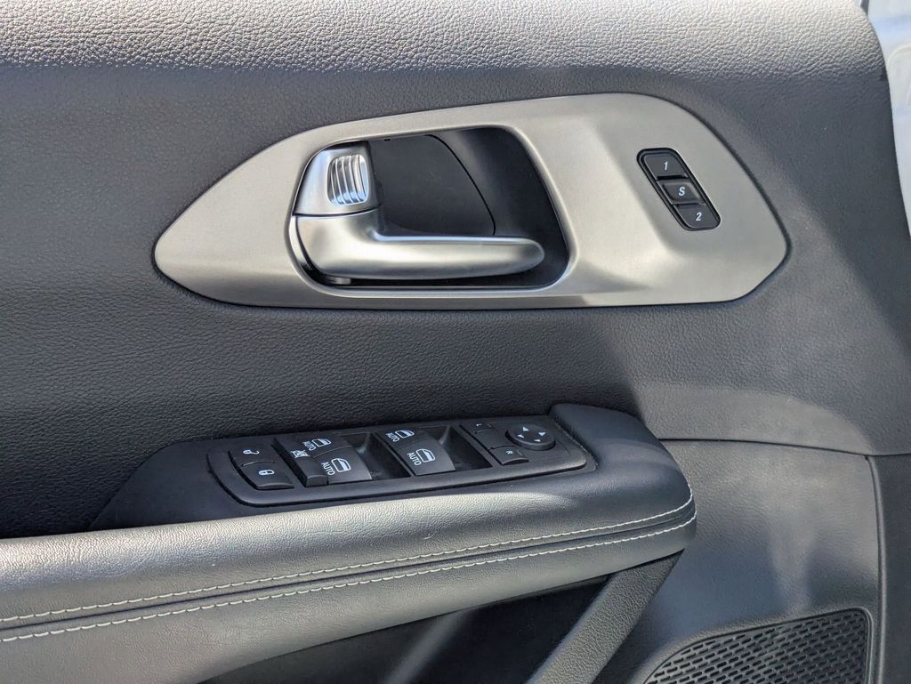 Thumbnail: 2025 Chrysler Pacifica - 16