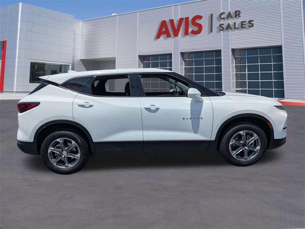 Thumbnail: 2023 Chevrolet Blazer - 5