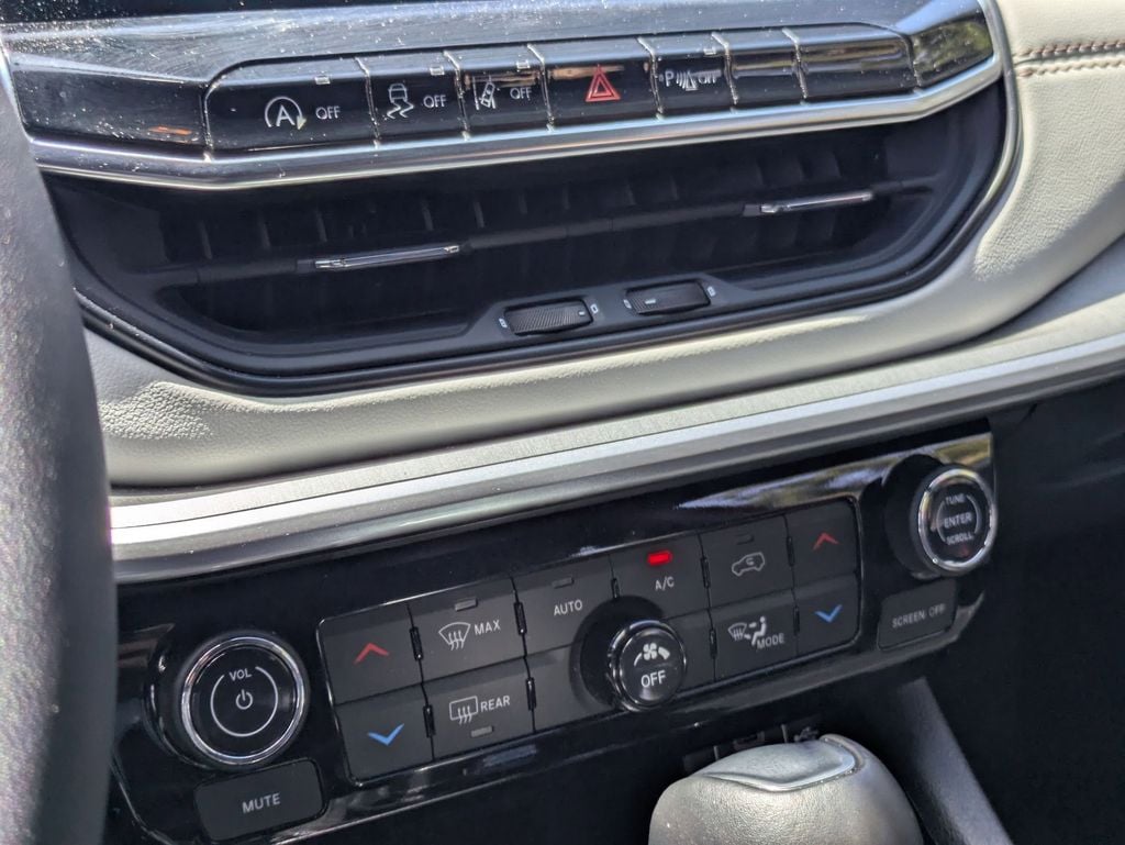 Thumbnail: 2025 Jeep Compass - 22