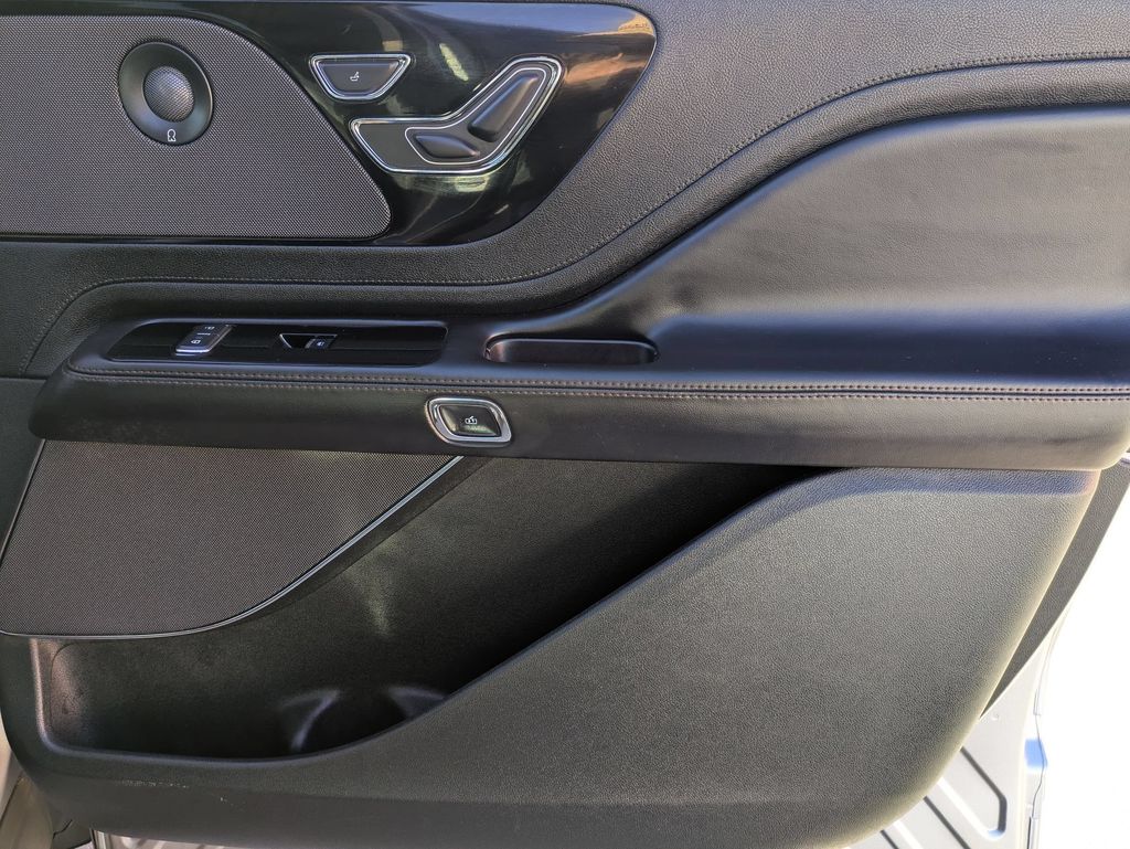 Thumbnail: 2024 Lincoln Aviator - 35