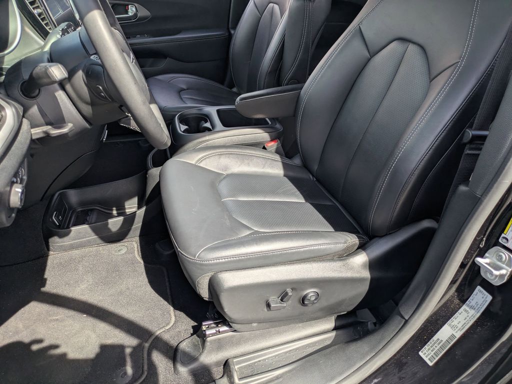 Thumbnail: 2025 Chrysler Pacifica - 14