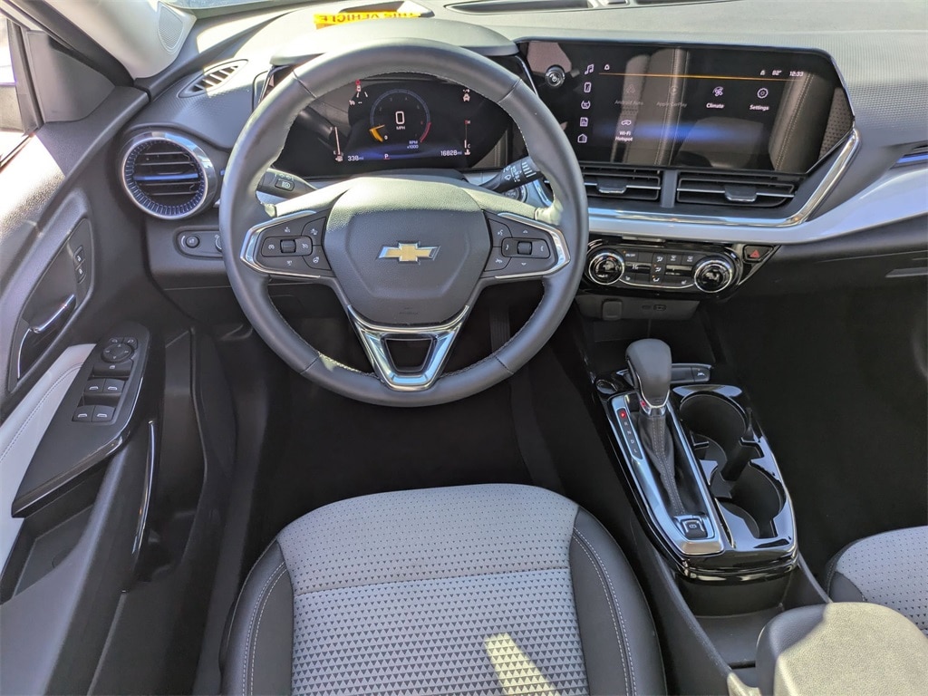 Thumbnail: 2025 Chevrolet Trax - 25