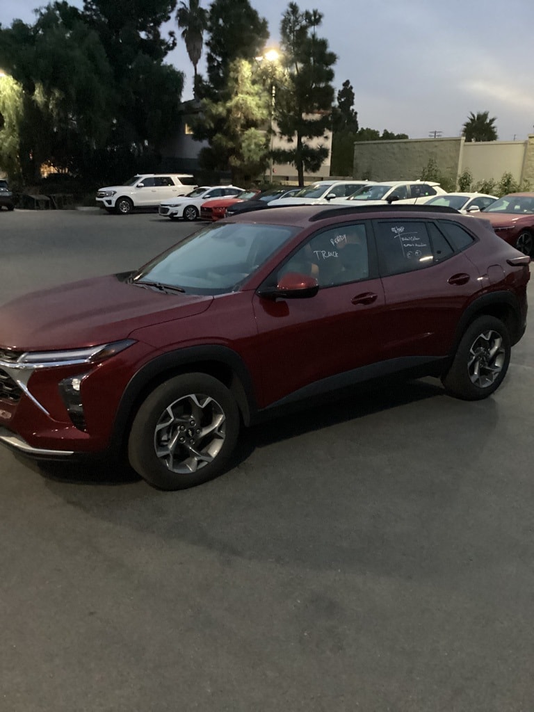 2025 Chevrolet Trax LT's photo