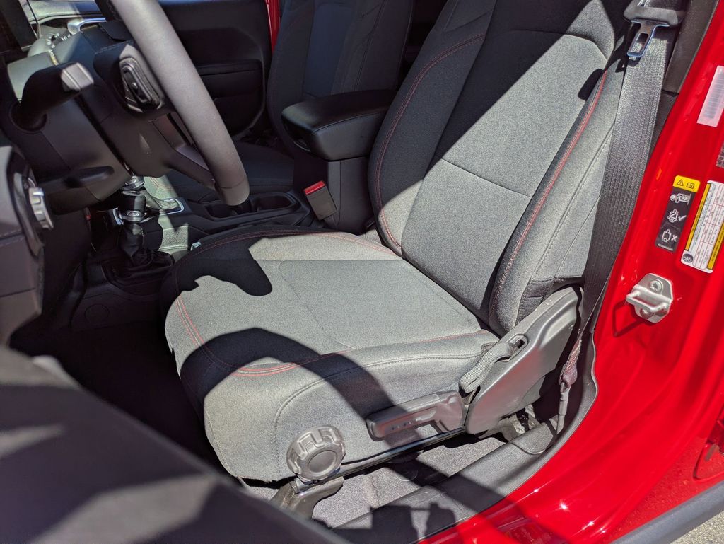 Thumbnail: 2025 Jeep Wrangler - 14