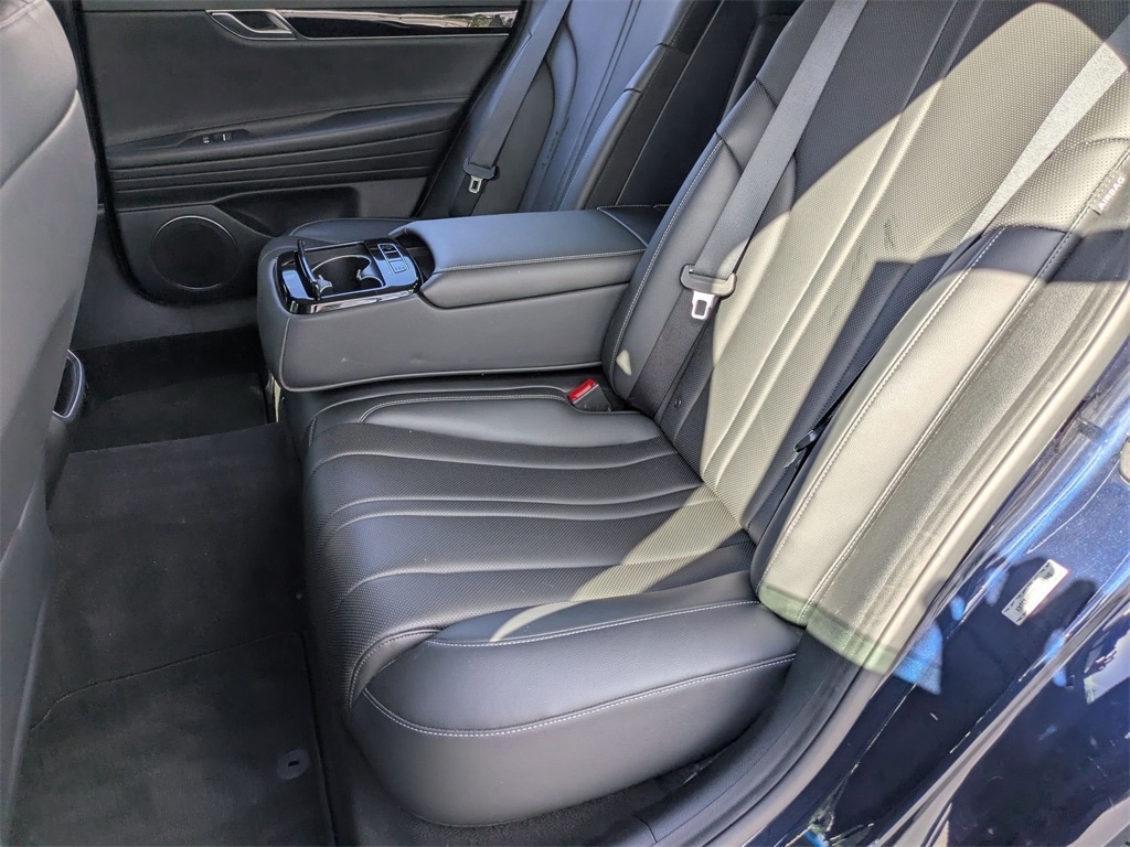 Thumbnail: 2023 Genesis G80 - 27