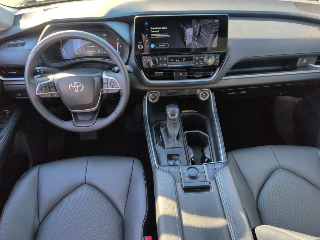 Thumbnail: 2025 Toyota Grand Highlander - 26