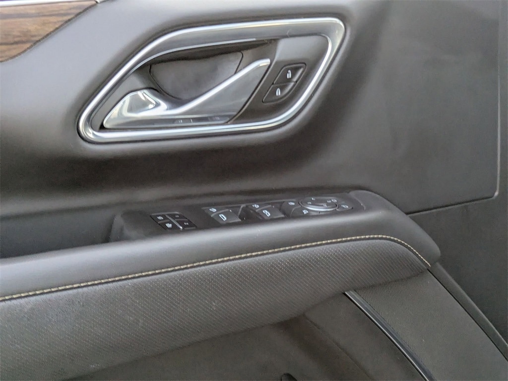 Thumbnail: 2023 Chevrolet Suburban - 16