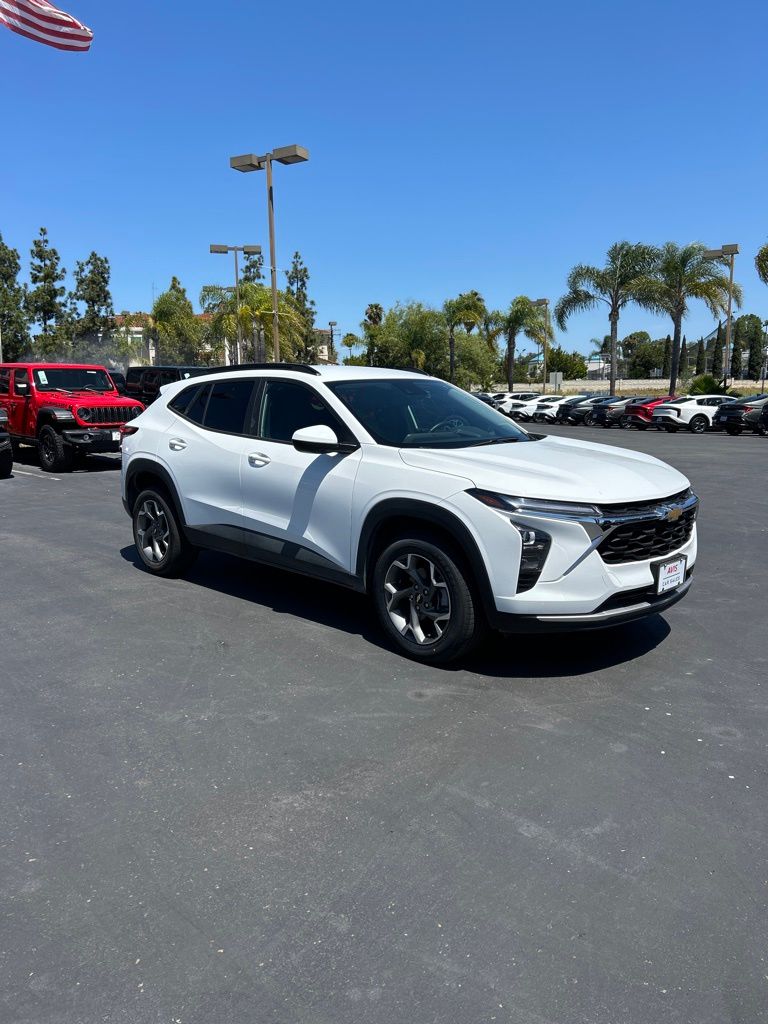 Thumbnail: 2025 Chevrolet Trax - 6