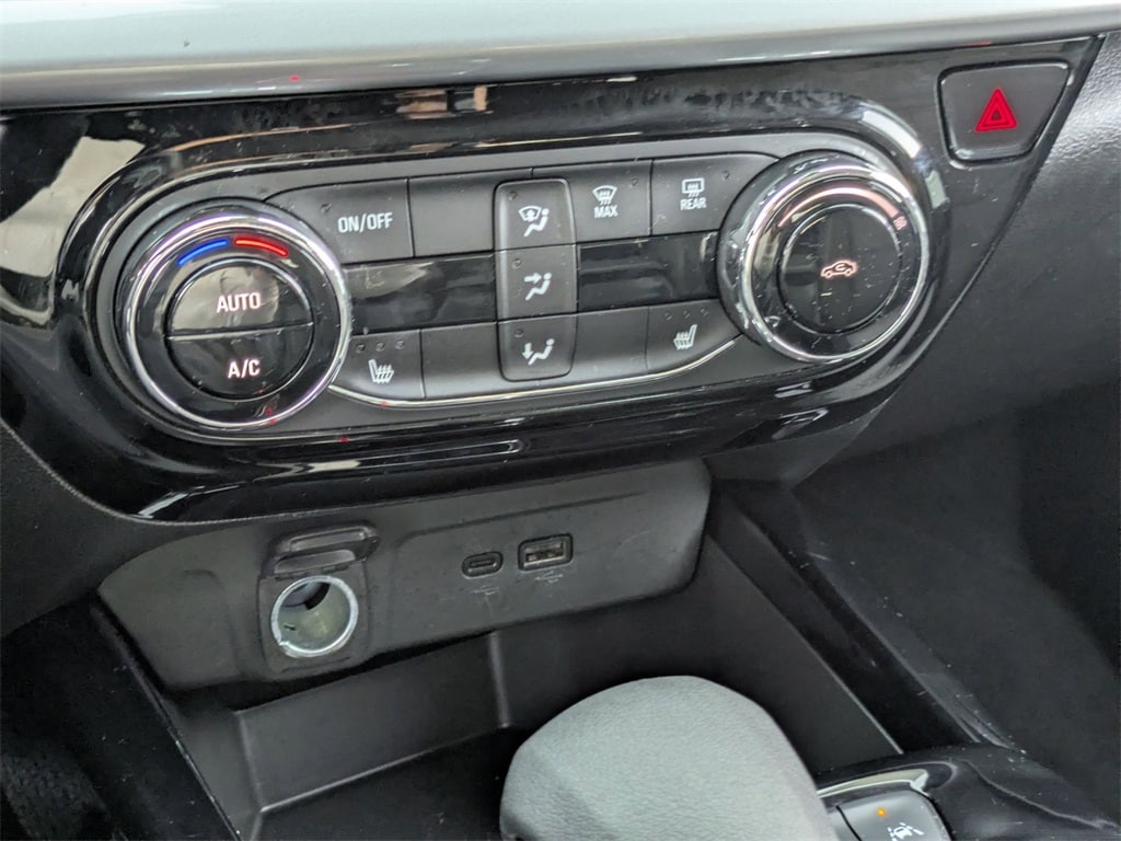 Thumbnail: 2025 Chevrolet Trax - 22