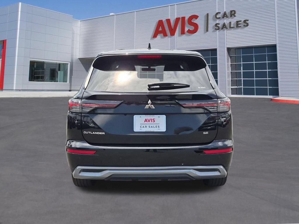 Thumbnail: 2025 Mitsubishi Outlander - 7