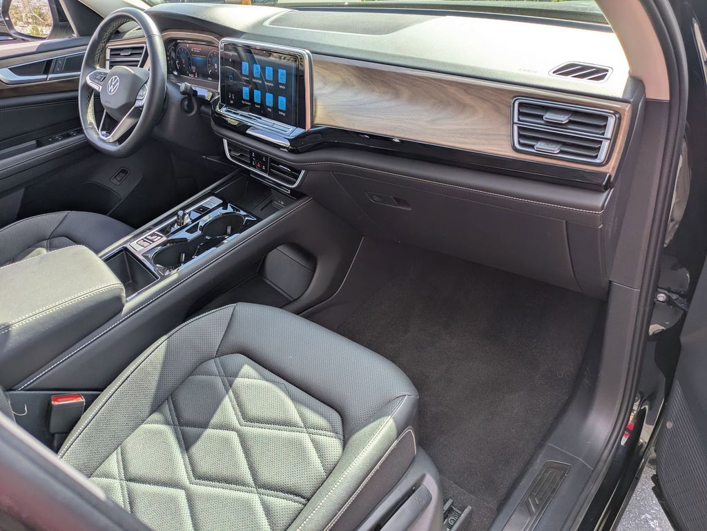 Thumbnail: 2025 Volkswagen Atlas - 33