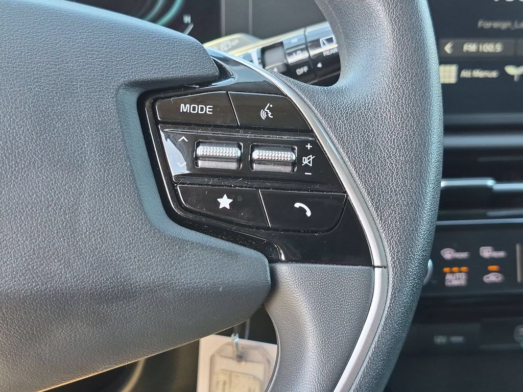 Thumbnail: 2025 Kia Niro - 22