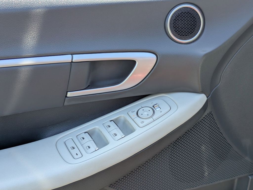 Thumbnail: 2025 Hyundai Sonata - 16