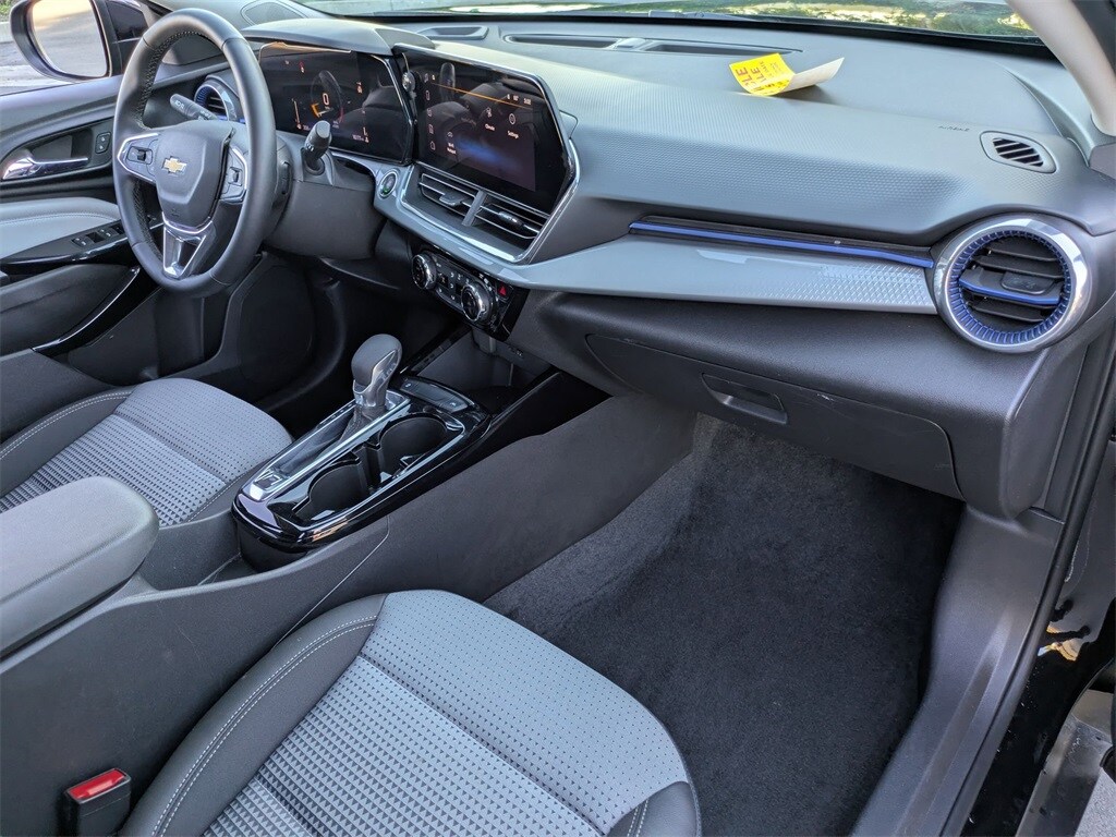 Thumbnail: 2025 Chevrolet Trax - 29