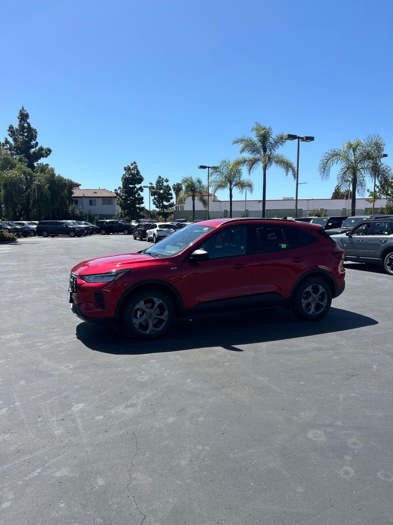 Thumbnail: 2025 Ford Escape - 8