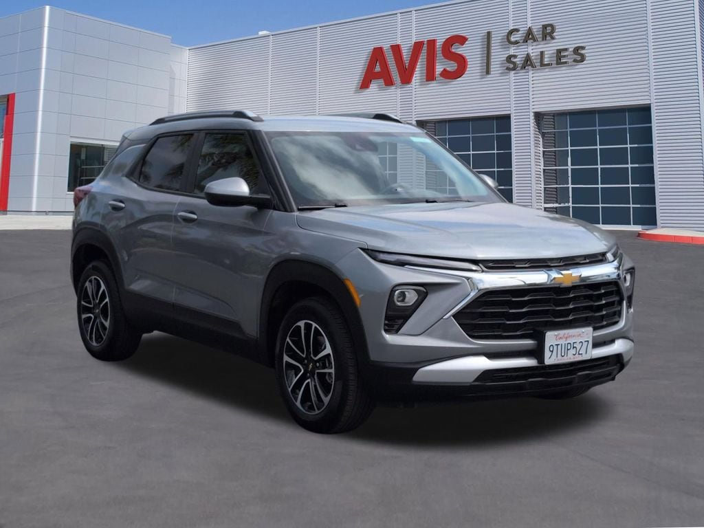 Thumbnail: 2025 Chevrolet TrailBlazer - 3