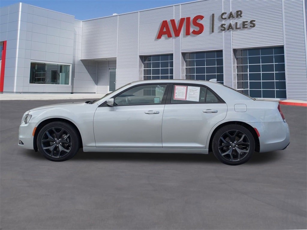 Thumbnail: 2022 Chrysler 300 - 10