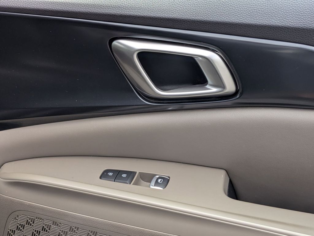 Thumbnail: 2025 Kia Carnival - 33