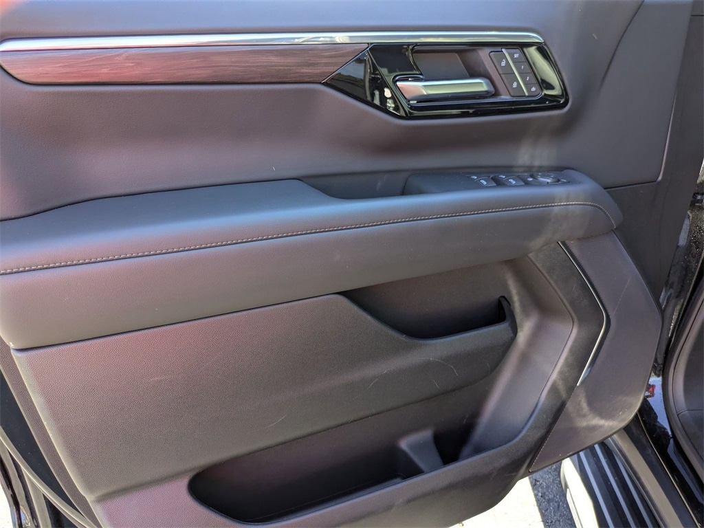 Thumbnail: 2025 Chevrolet Tahoe - 16