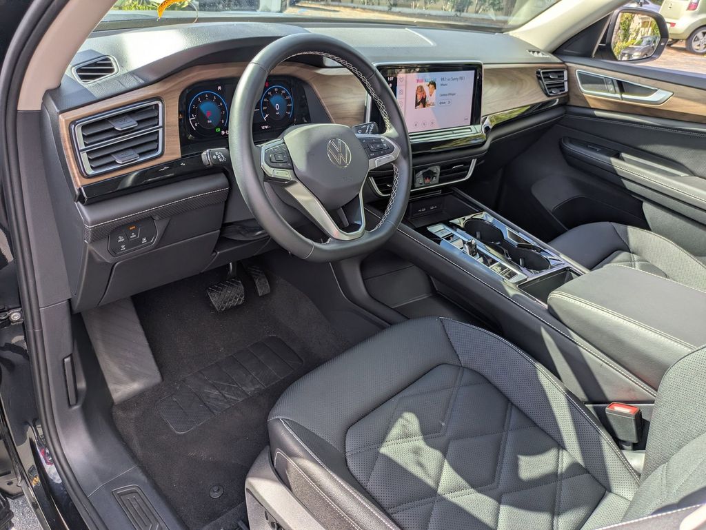 Thumbnail: 2025 Volkswagen Atlas - 17