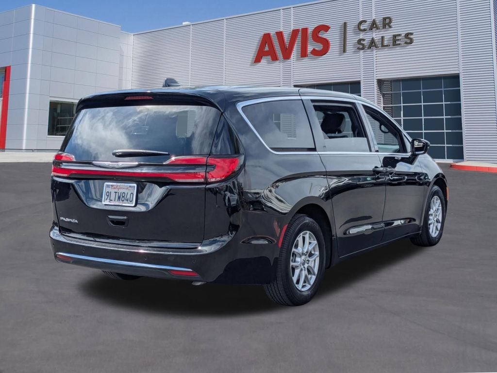 Thumbnail: 2025 Chrysler Pacifica - 6