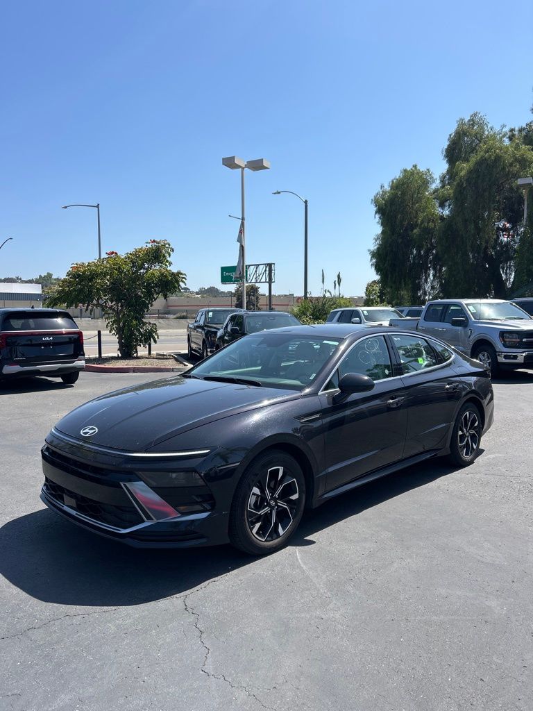 2025 Hyundai Sonata SEL's photo