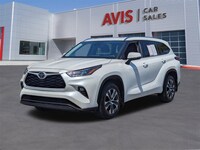 2020 Toyota Highlander XLE -
                Vista, CA