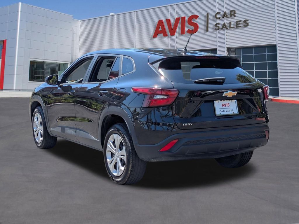 Thumbnail: 2025 Chevrolet Trax - 9