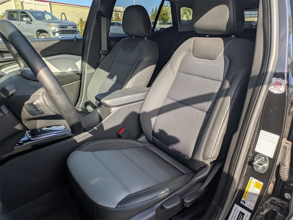 Thumbnail: 2025 Chevrolet Trax - 14