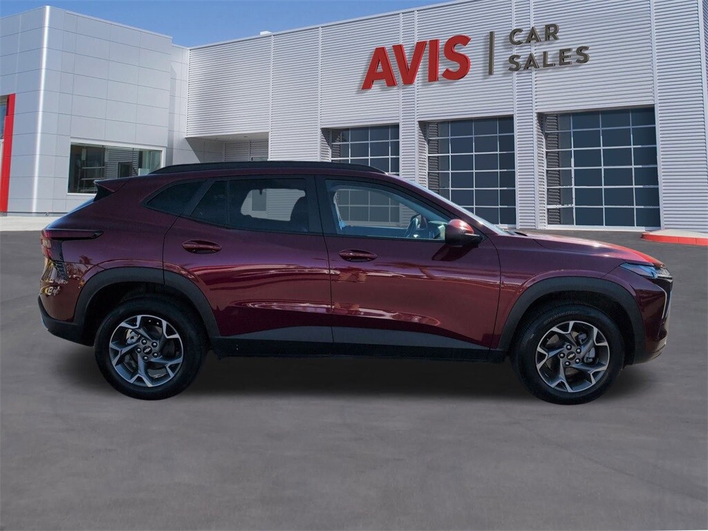 Thumbnail: 2025 Chevrolet Trax - 5