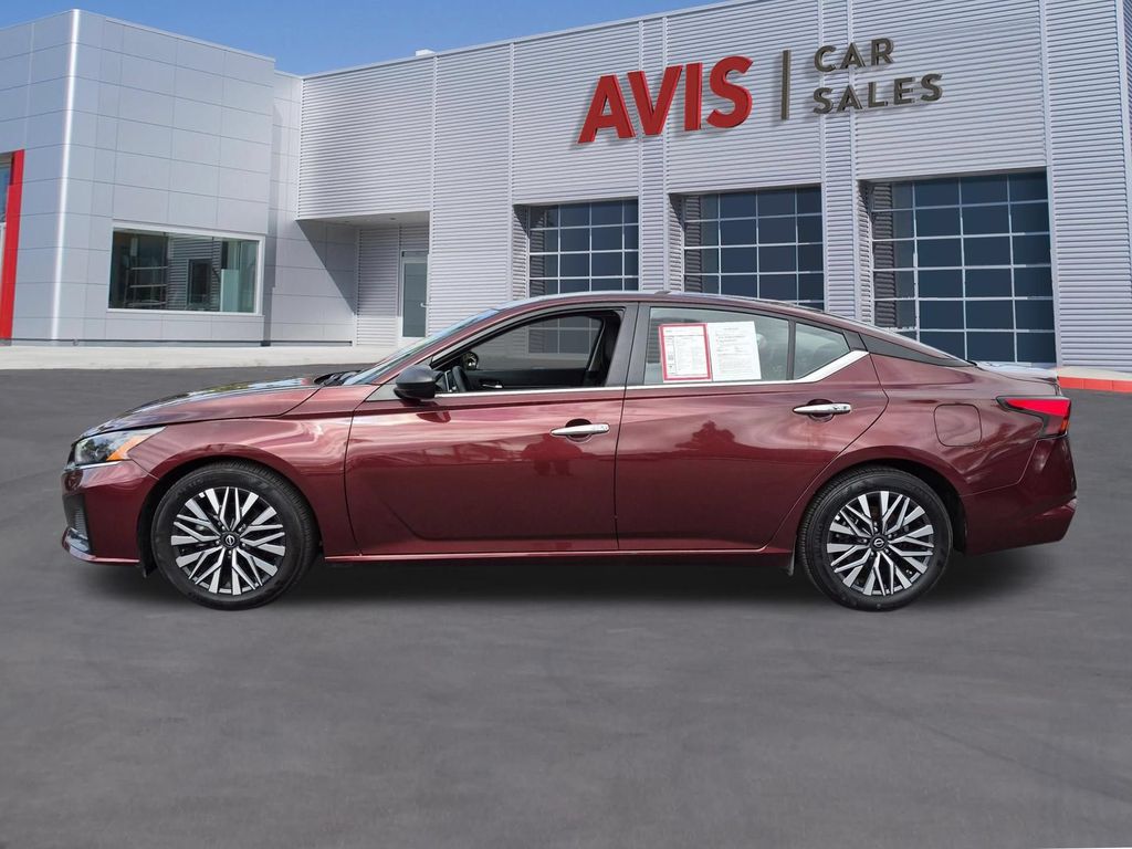 2025 Nissan Altima SV - Photo 10