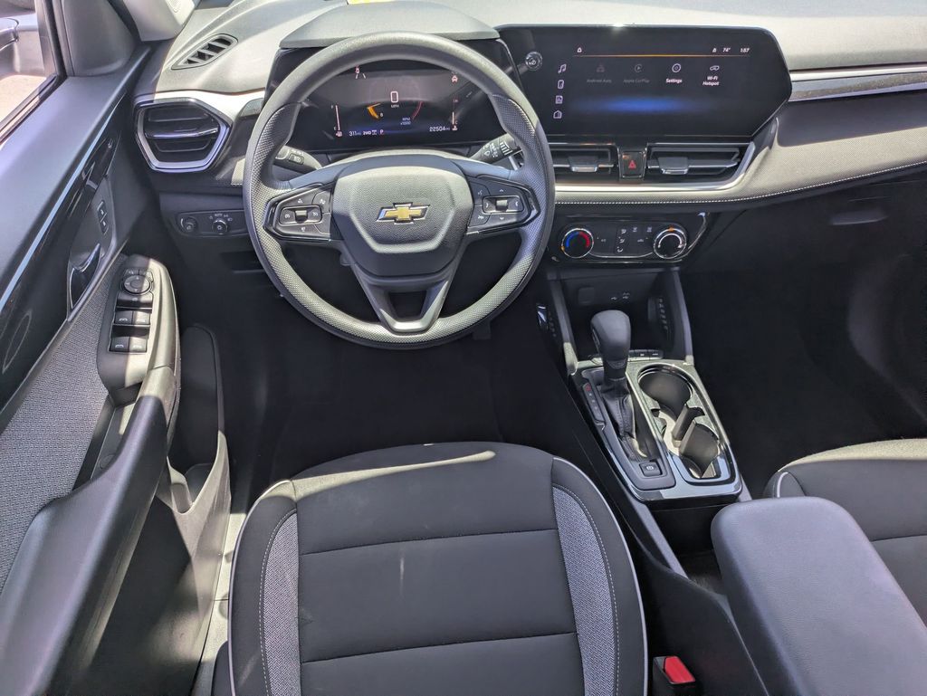 Thumbnail: 2025 Chevrolet TrailBlazer - 24