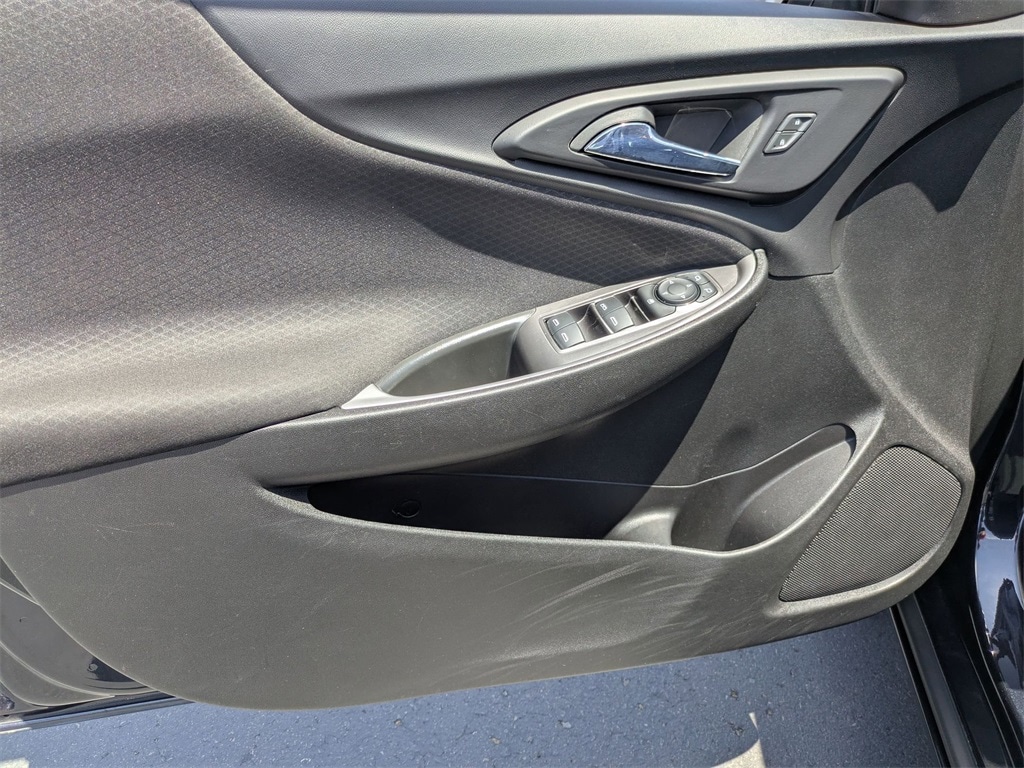 Thumbnail: 2023 Chevrolet Malibu - 14