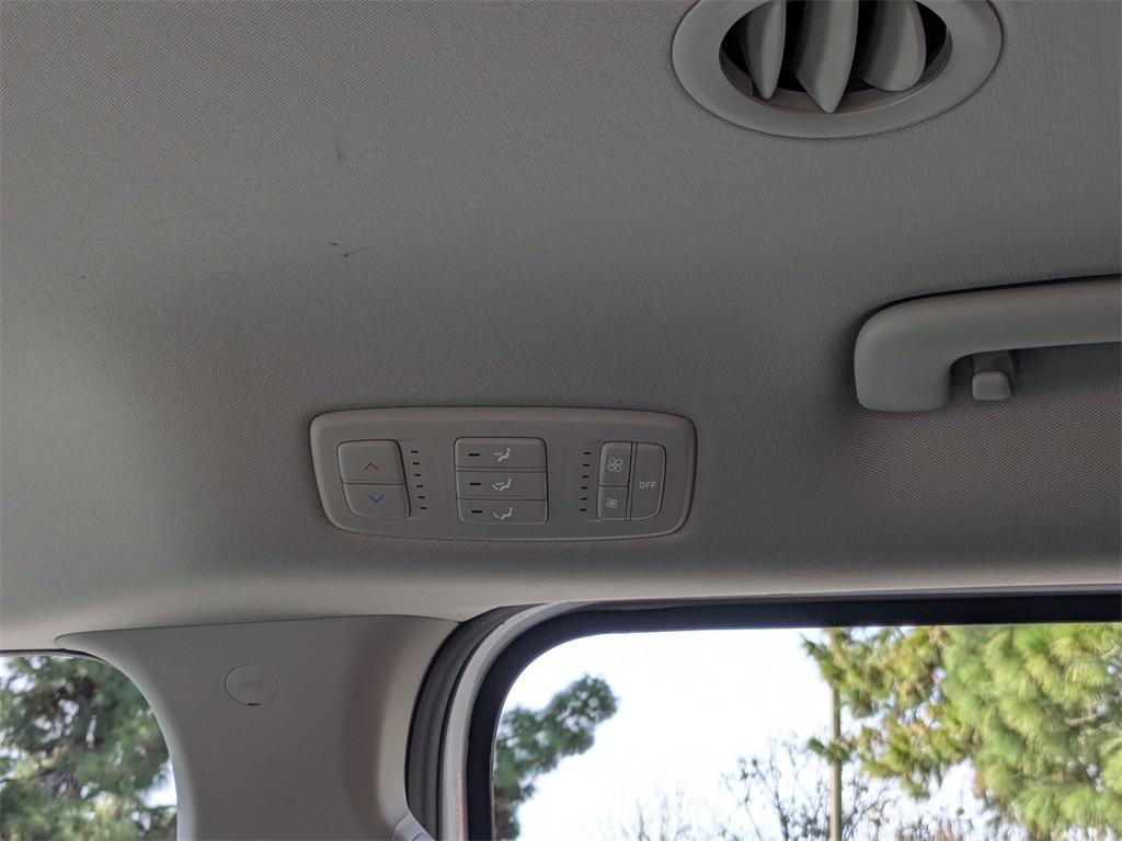 Thumbnail: 2024 Kia Carnival - 26